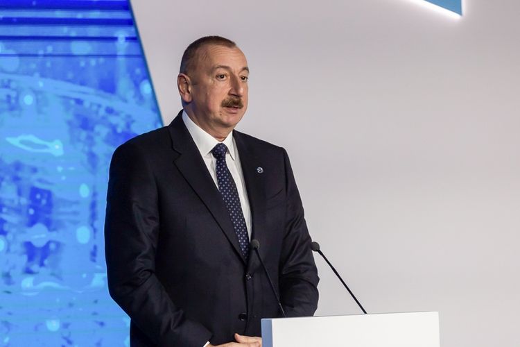 "Uğurlarımız faktdır, lakin dayanmaq olmaz" - Əli Həsənov Prezidentin son çıxışlarından yazdı