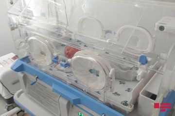 8 aylıq uşaq küçəyə atıldı - Nazirlikdən AÇIQLAMA - FOTO - YENİLƏNİB