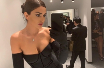 Azərbaycanlı aktrisanın sinəsi açıq geyimi <span style="color:red;">MÜZAKİRƏ OLUNDU  - <span style="color:red;">FOTOLAR 