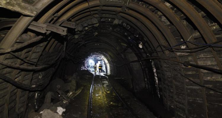 6 şaxtaçı dəm qazından zəhərlənib öldü - Qırğızıstanda