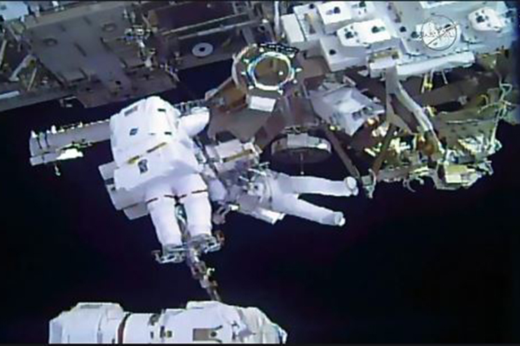 NASA kosmonavtları BKS-da uğurlu əməliyyat keçirib