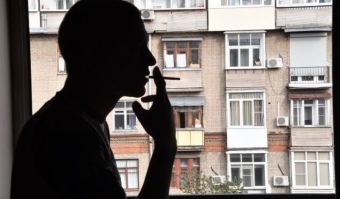 Eyvanda siqaret çəkmək baha başa gəldi