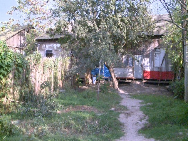 Döyülərək öldürülən 18 yaşlı qızın evindən <span style="color:red;">REPORTAJ