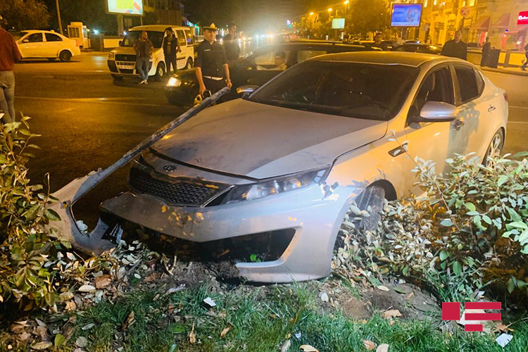 Sürücü icarəyə götürdüyü avtomobillə qəza törətdi - <span style="color:red;">FOTO - VİDEO