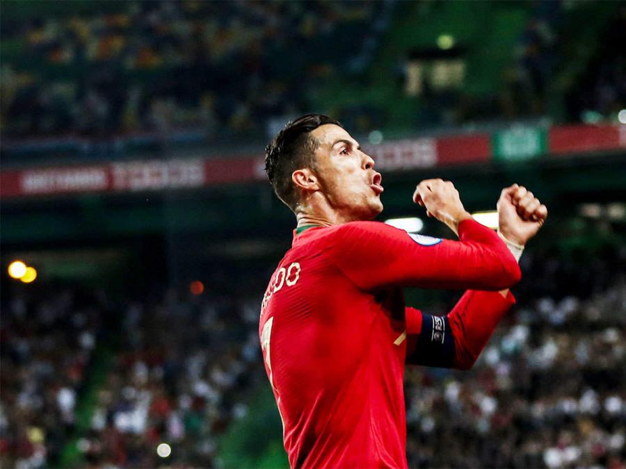 Ronaldo 700-cü qolunu vurub