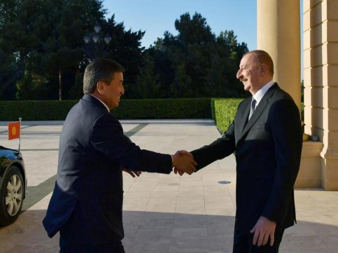 İlham Əliyev Qırğızıstan Prezidenti ilə görüşdü - YENİLƏNİB
