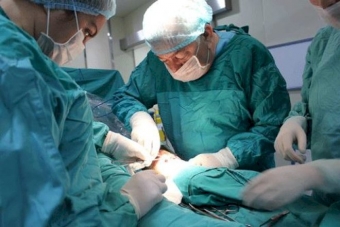 Əməkdar artistin başında şiş tapılıb: <span style="color:red;">"Övladımı bacıma əmanət elədim"  - <span style="color:red;">VİDEO 