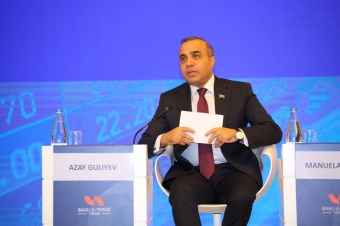 Azay Quliev Elektron Ticarət Forumunda məruzə etdi