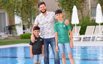 Aparıcı Zaur övladları ilə - <span style="color:red;">FOTOLAR 