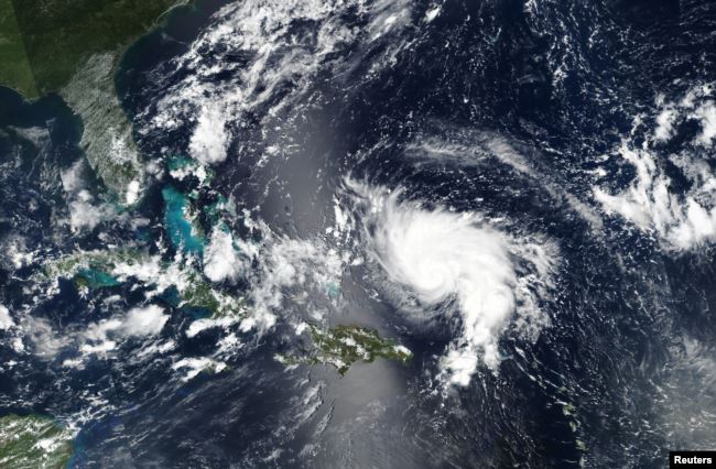 Tramp Dorian qasırğasına görə Florida ştatında fövqəladə vəziyyət elan etdi