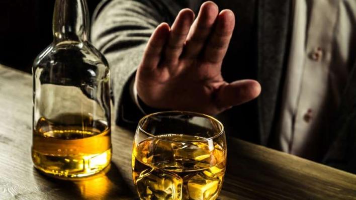 Alkoqoldan tamamilə imtina təhlükəlidir?