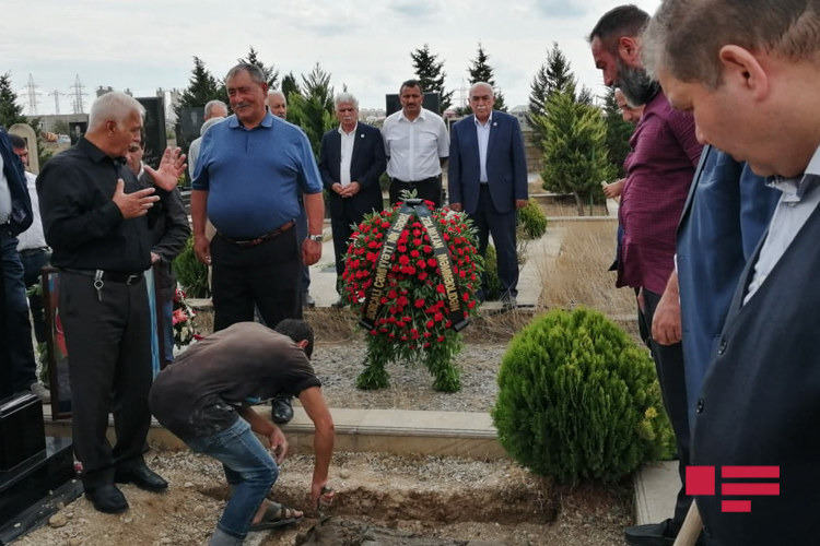 Şair Abbas Abdulla dəfn olundu - <span style="color:red;">FOTO 