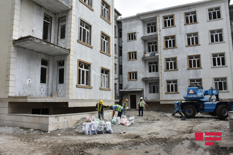Şamaxı, Ağsu və İsmayıllıda zəlzələdən zərər çəkən evlərin tikintisi davam edir