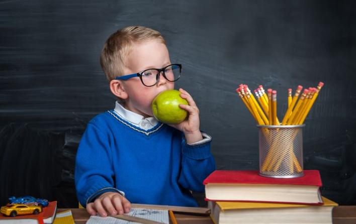 Məktəb yaşında olan uşaqlar necə qidalanmalıdır?