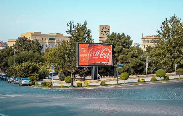 <font color=red>&#174; </font>Azərbaycanda ilk dəfə olaraq Coca-Cola markası üçün DOOH reklamı təqdim edildi