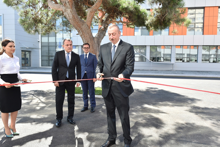 Prezident İlham Əliyev Sənaye və İnnovasiyalar üzrə Bakı Dövlət Peşə Təhsil Mərkəzinin açılışında iştirak edib - YENİLƏNİB