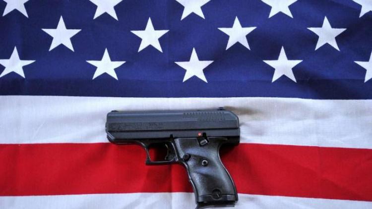 ABŞ-da üç yaşlı uşaq atasının silahı ilə öz başından vurdu
