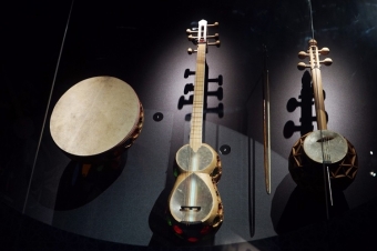 Heydər Əliyev Mərkəzində unikal musiqi alətlərinin sərgisi açılıb