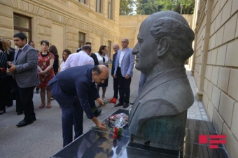 Nazir: "Güllələnmiş heykəllər" mütləq doğma yerlərinə qaytarılmalıdır"