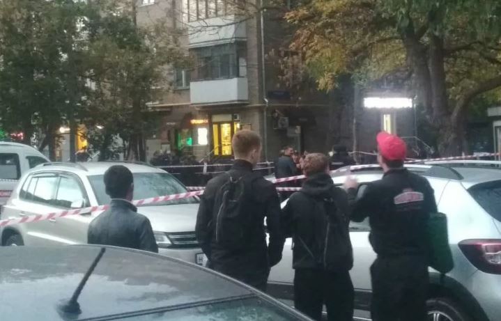 Moskvada atışma zamanı bir polis ölüb, digəri ağır yaralanıb