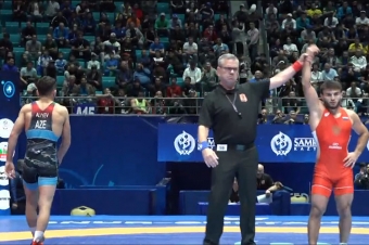 Dünya çempionatında <span style="color:red;">QALMAQAL:  Hacı Əliyev hakimlərə "qırmızı" göstərdi