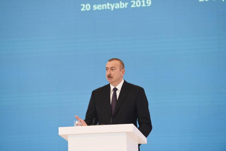 Prezidentin neft sənayesi işçilərinə TƏBRİKİ