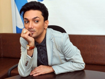 Faiq Ağayev məşhurluğu tualet kağızı ilə müqayisə etdi - VİDEO