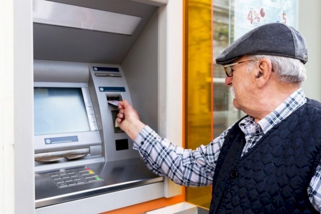 Minimum pensiya 200 manata çatdırılır: <span style="color:red;">Oktyabrın 1-dən
