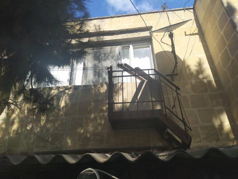 Bakıda külək 20 kiloluq daşları yerə saldı - <span style="color:red;">FOTOLENT