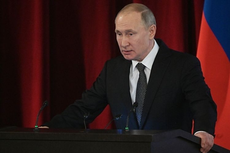 Putin Rusiyada apreli işsiz ay elan etdi 