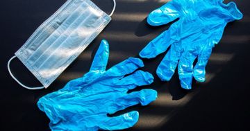 Maska və əlcəkləri küçəyə atmayın: CİDDİ TƏHLÜKƏ MƏNBƏYİDİR - ARAŞDIRMA