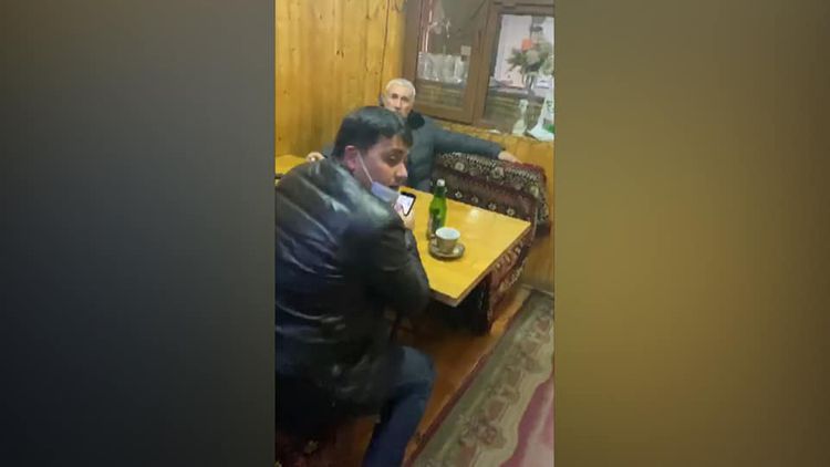 Bakıda bu da oldu: maska taxıb gizli kafe işlədirlər- FOTO