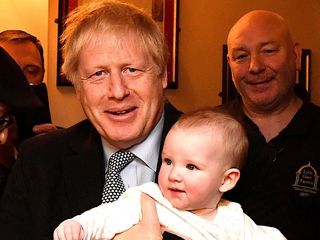 Britaniyanın Baş Nazirinin nikahdan kənar uşağı oldu 