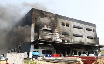 Cənubi Koreyada DƏHŞƏTLİ YANĞIN: 25 nəfər öldü