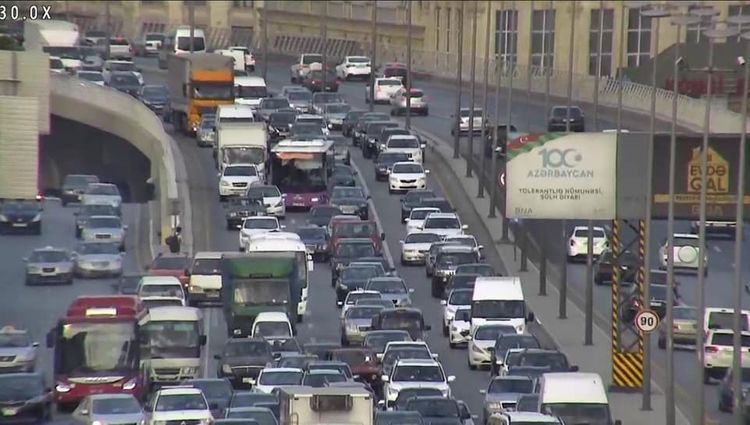 Bakının bu küçə və prospektlərində tıxac yarandı  - FOTO