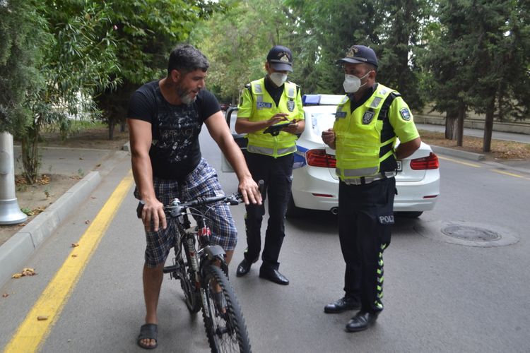 Qaydaları pozan velosipedçilər cərimələndi