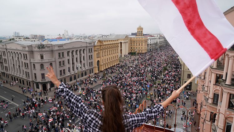 Estoniya Belarusda keçirilən seçkiləri rəsmən tanımadı