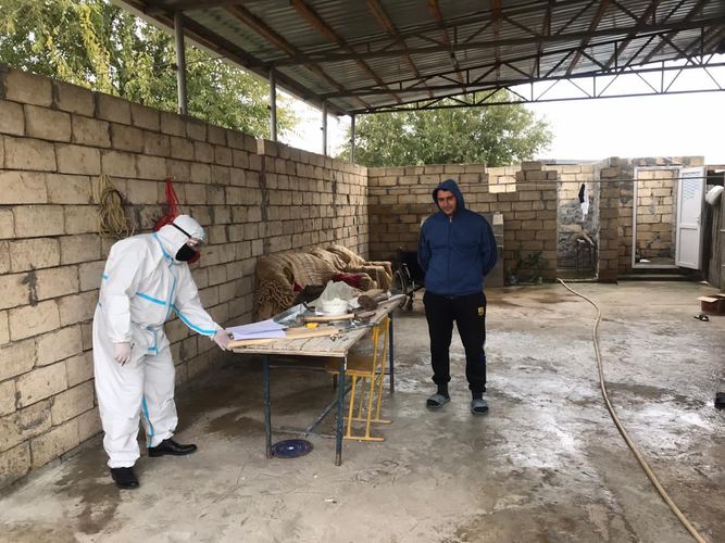 Koronavirus xəstələri müalicə aldıqları yeri tərk etdilər - FOTO