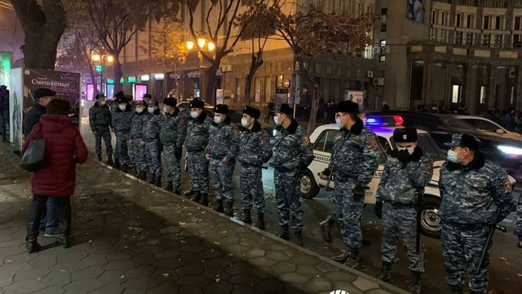 Yerevan yenidən qarışdı: 35 müxalifətçi saxlanıldı