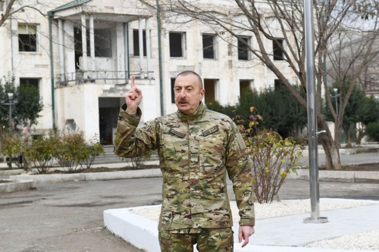 Ali Baş Komandan: “Ermənistan təslim oldu, ağ bayraq qaldırdı, diz çökdü”