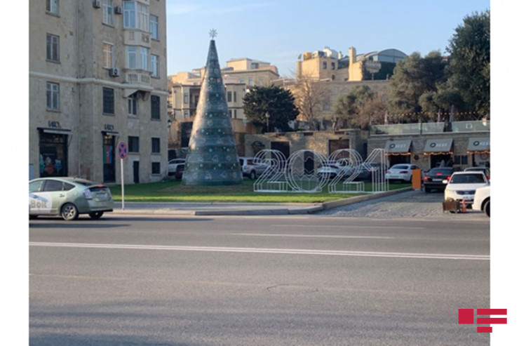 Boş küçələr, kədərli  “Maşa” - Bakıda İLK "TACLI" YENİ İL -FOTOLENT 