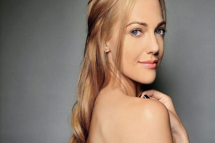 Yeni sevgilisindən hamilə olan aktrisa FOTOSESSİYA  etdirdi