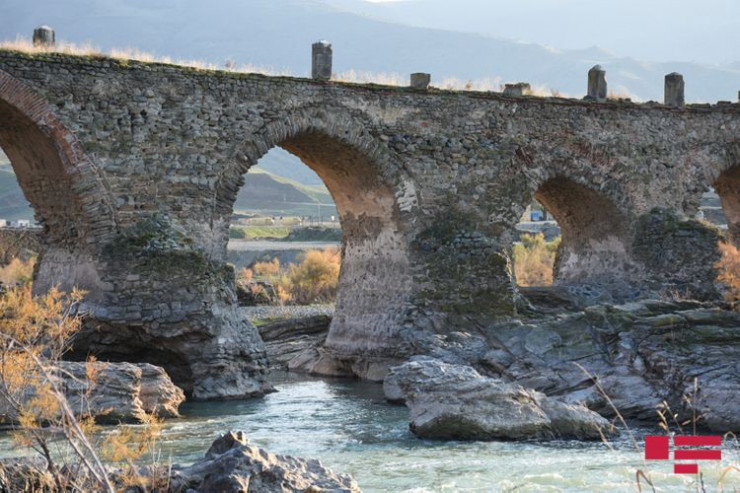 Xudafərin körpüsü