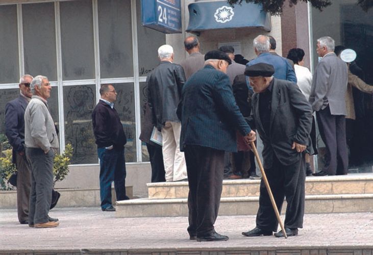 Pensiyalar bu qədər artırıldı - RƏSMİ