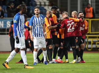 "Qalatasaray" zirvəyə bir addım da yaxınlaşdı