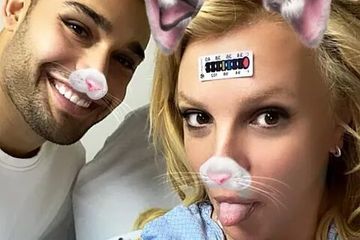 Məşhur müğənninin ayağı sındı