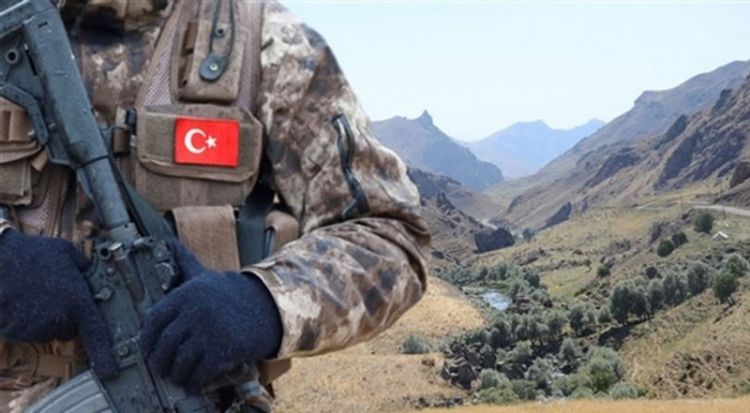 Türkiyə Suriyada daha bir şəhid verdi, iki hərbçi yaralandı