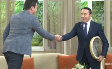 "Korona gəlib, öpüşmək qəti olmaz" - Heç kimlə görüşmədi