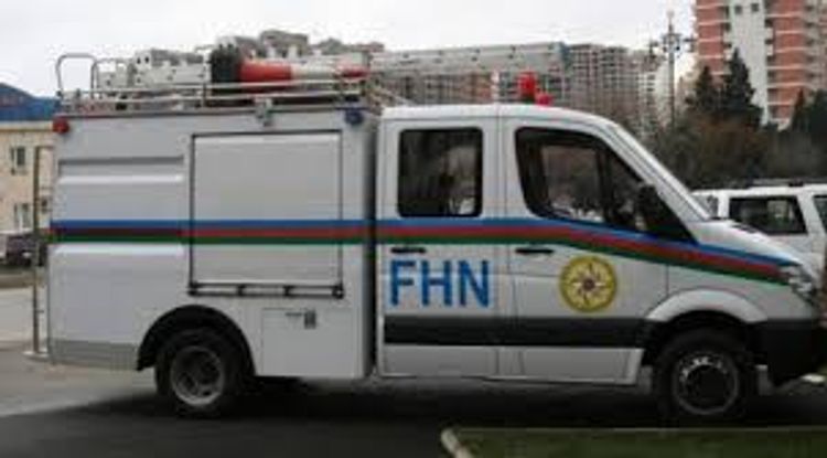 FHN çarpayıdan yıxılan ağırçəkili şəxsə köməklik göstərdi