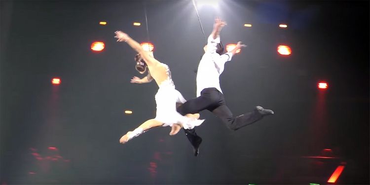 Teatrda bədbəxt hadisə: akrobatlar xəstəxanaya yerləşdirildi
